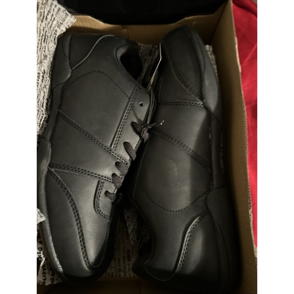 Women’s Size 8.5 Spirit Cheer shoe Black Pastry New